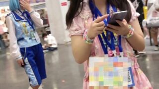 漫展无内偷拍