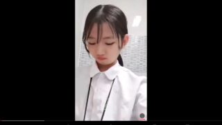 初中小萝莉自拍