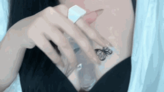 ASMR大雷老师黎洛胸上的蝴蝶太美了羡慕这个假鸡巴乳交