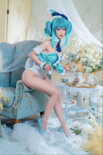 【夸克网盘】【套图】【#2026年8月29日-1】阿包也是兔娘 白兔miku【28P-663.59MB】